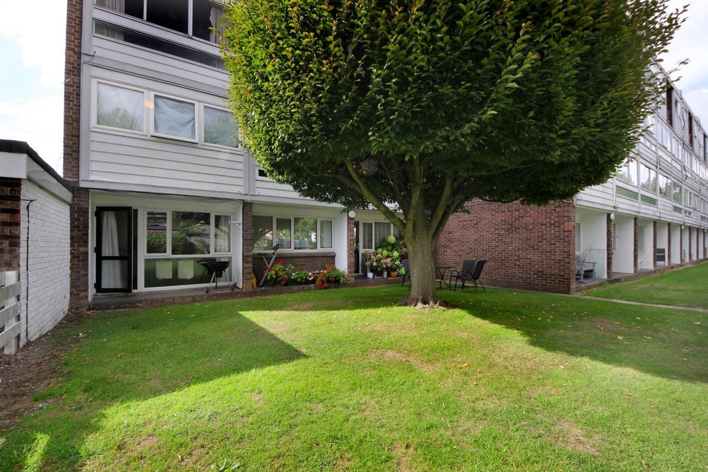 Property photo 1 of 10 Gv0 1 Fairlea Place- New (20).Jpg