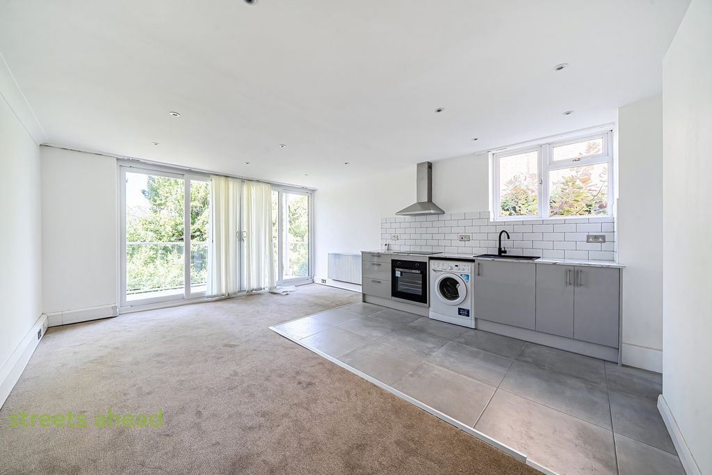 Property photo 2 of 17 A526F448-818d-4F5...