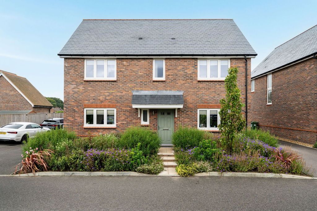 Property photo 1 of 28