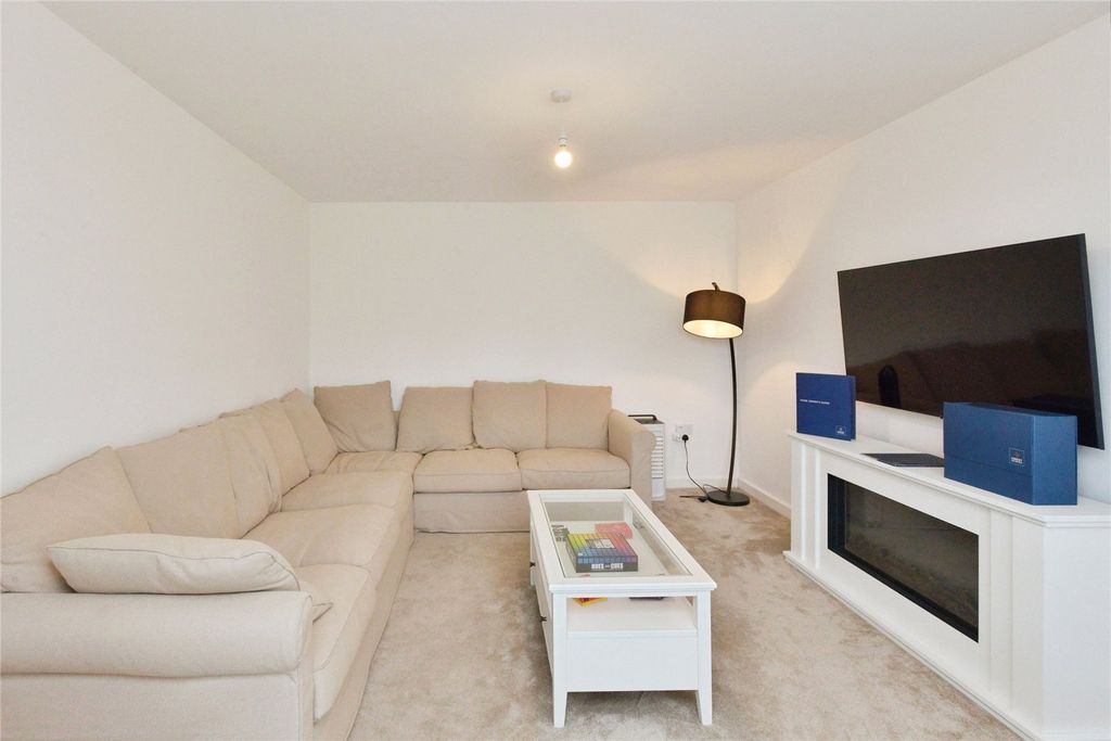 Property photo 2 of 19 Picture No. 04