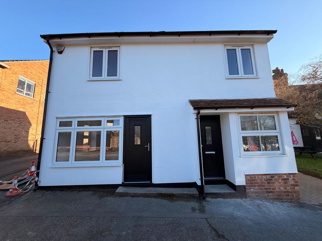 Property photo 1 of 6 2 Bed Flat To Rent Church Street, Braintree CM7