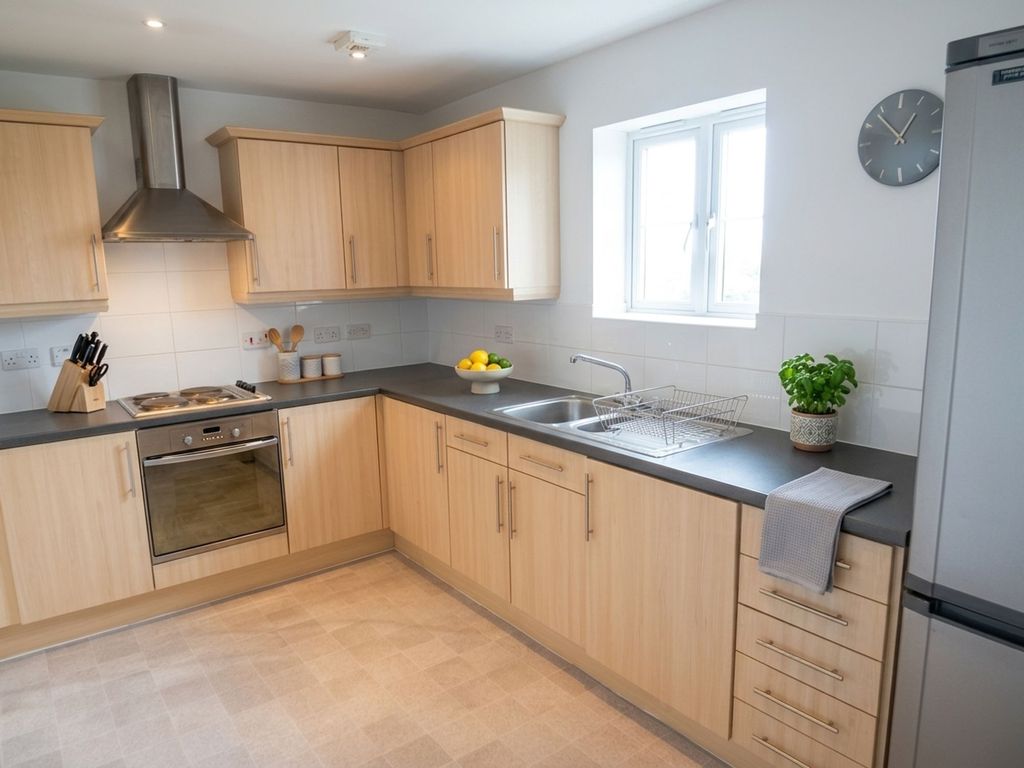 Property photo 3 of 8 Kitchen