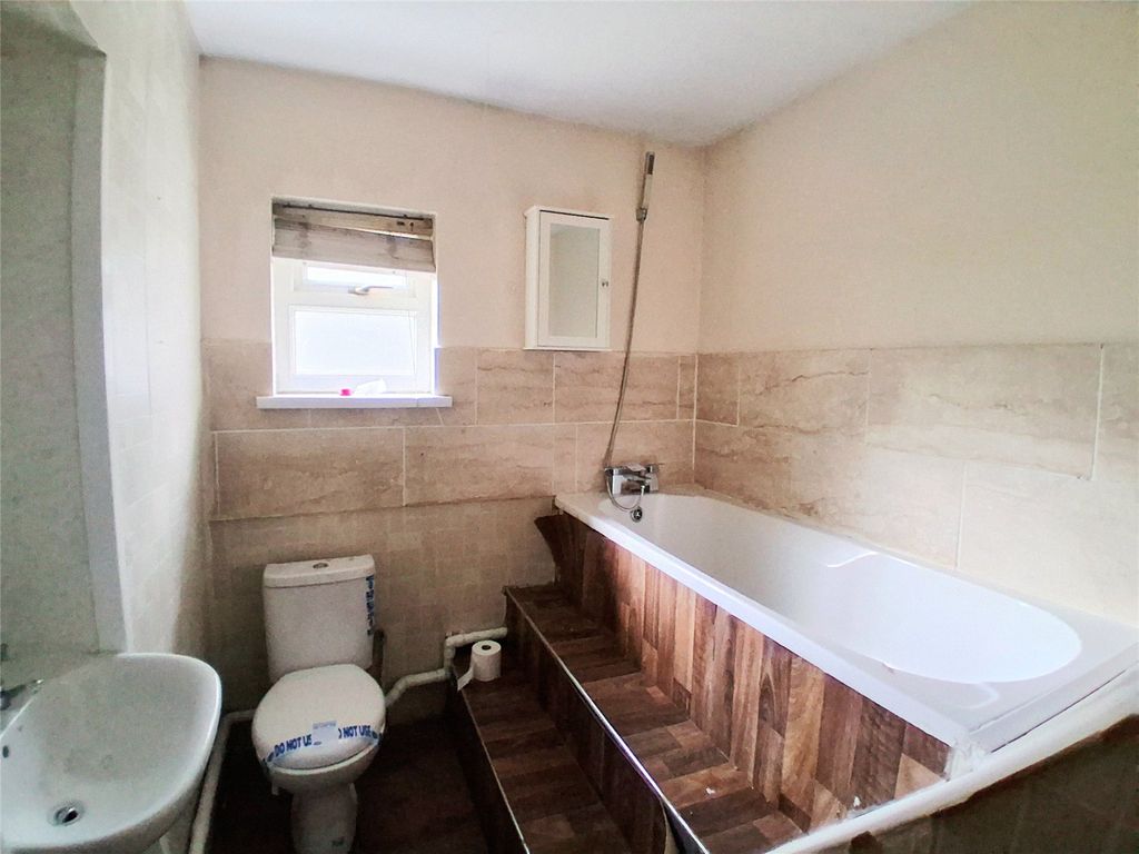 Property photo 3 of 8 Picture No. 07