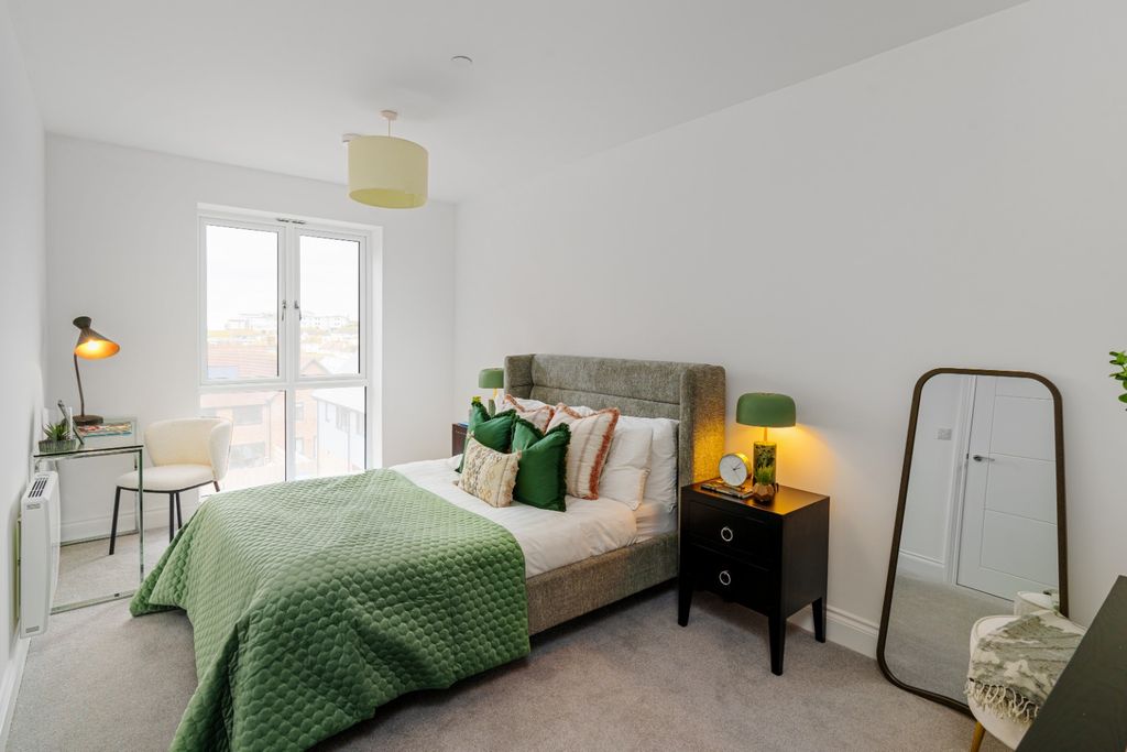 Property photo 3 of 18 4439343