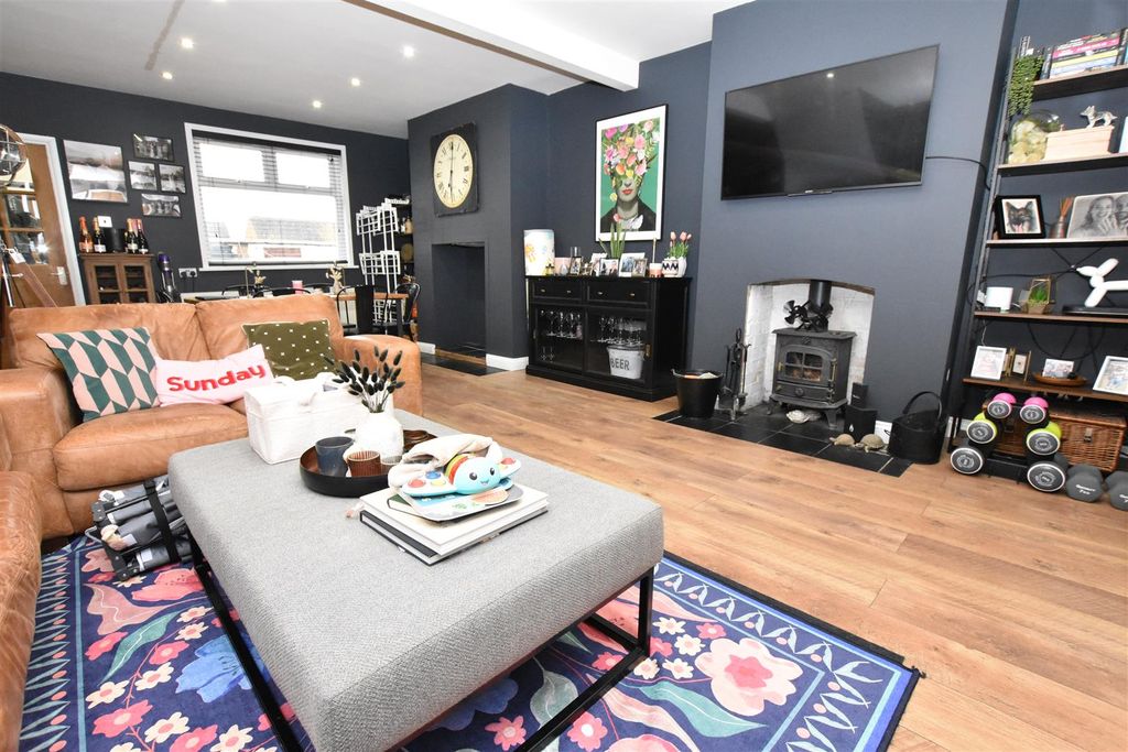 Property photo 1 of 21 Dsc_0206 - Copy (11).Jpg