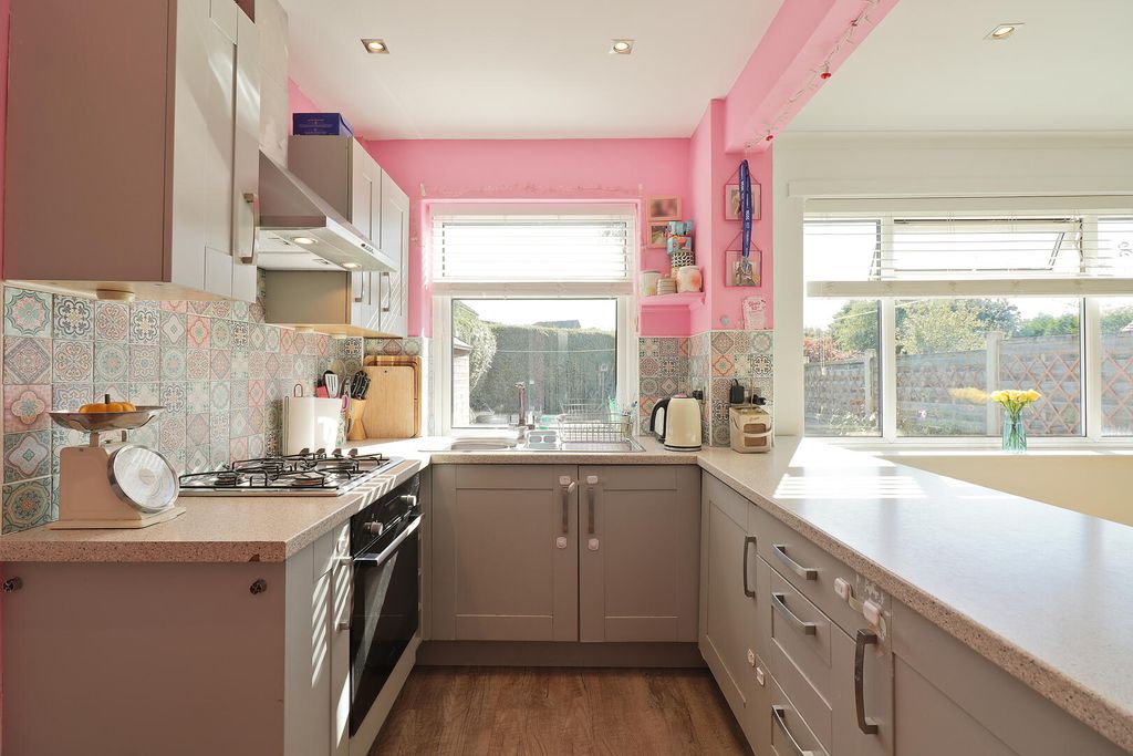 Property photo 3 of 28 Kitchen