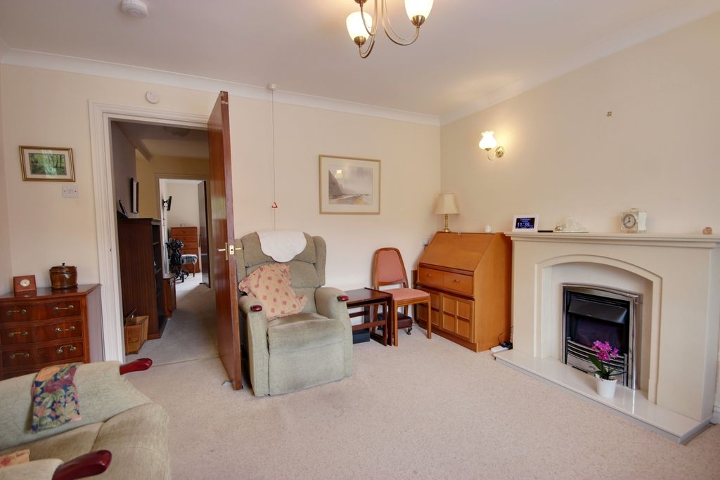 Property photo 2 of 13 1 Lounge C