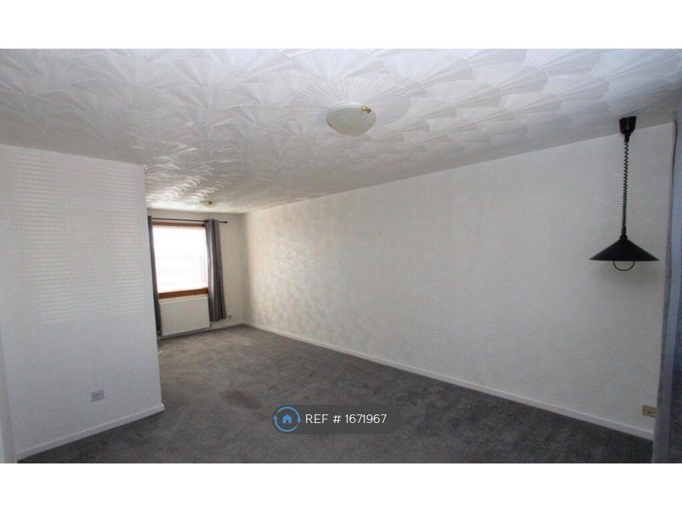 Property photo 3 of 15 Living Room