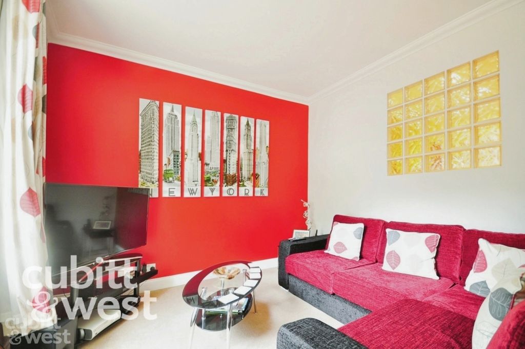 Property photo 3 of 7