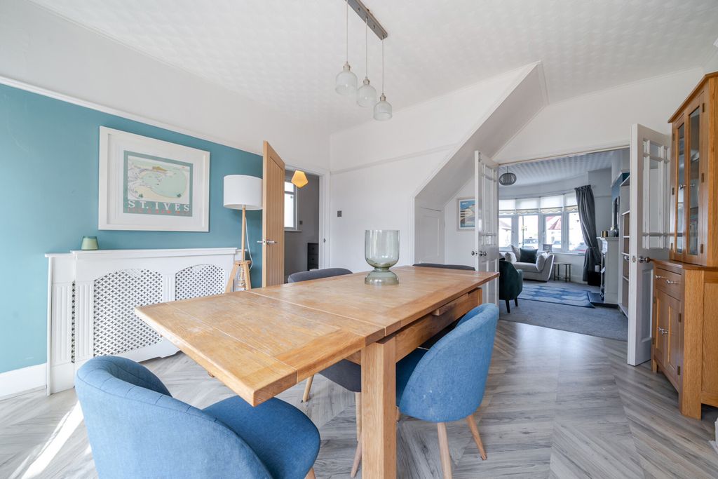 Property photo 3 of 17 Dining