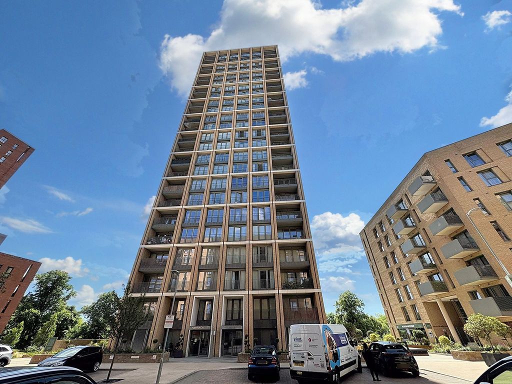 Property photo 1 of 17