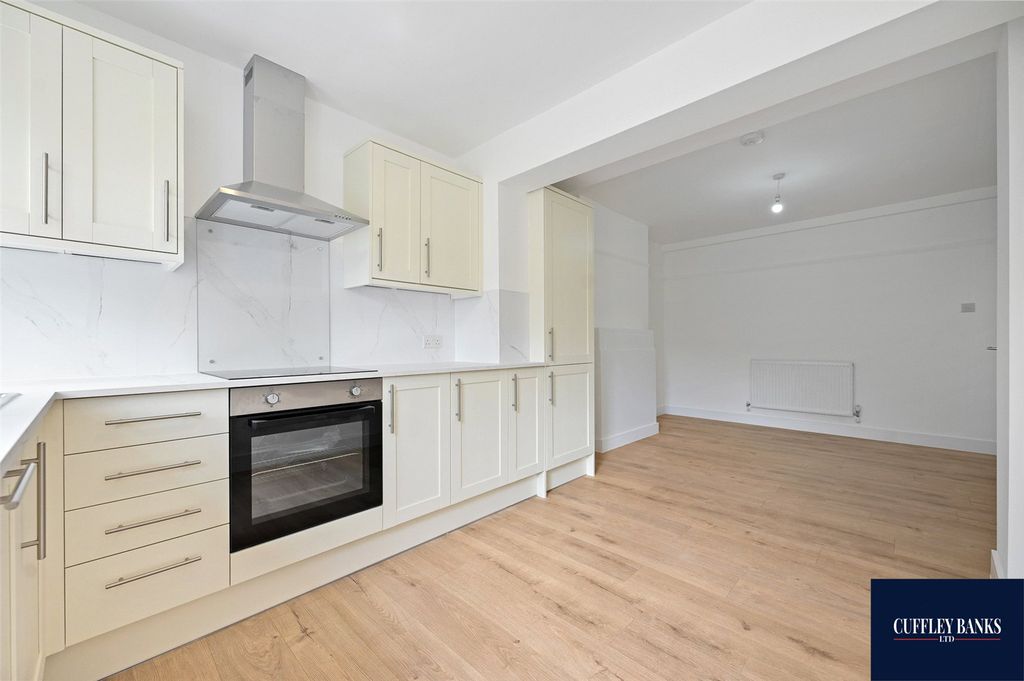 Property photo 2 of 12 Picture No. 02