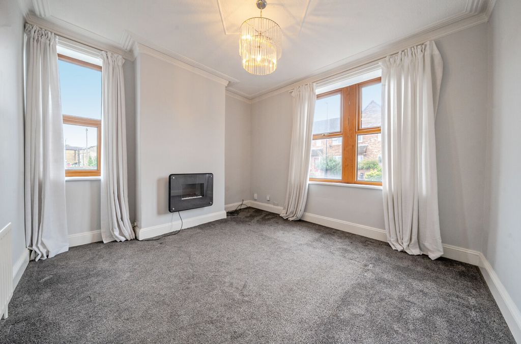 Property photo 2 of 18 1361193-10-68Dfaa...