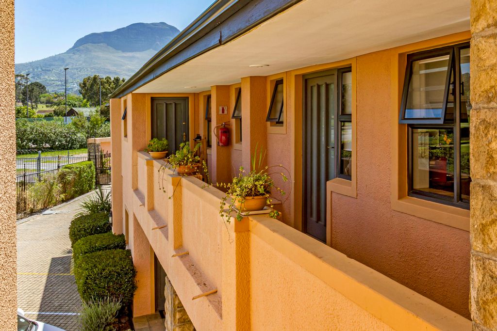 Property photo 3 of 68