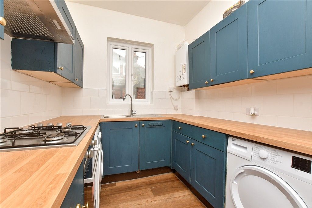 Property photo 2 of 8 Kitchen