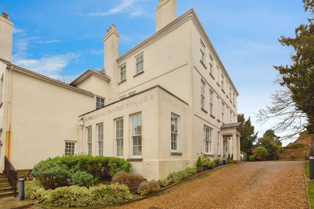 Property photo 1 of 48