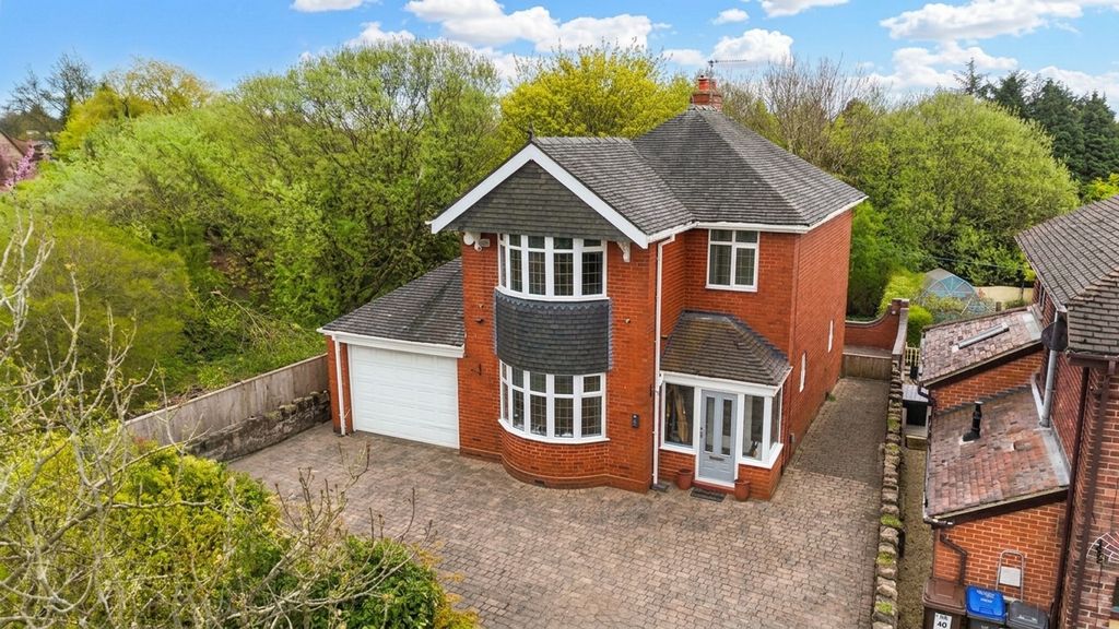 Property photo 1 of 42