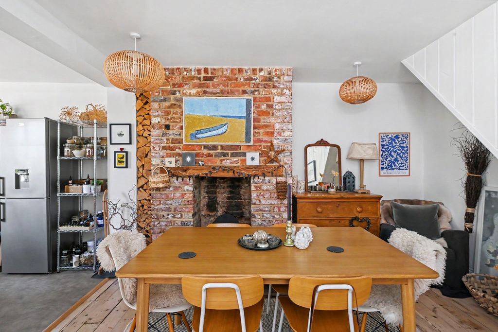 Property photo 3 of 17 5166864