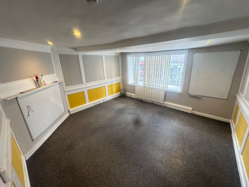 Property photo 3 of 17 Gallery