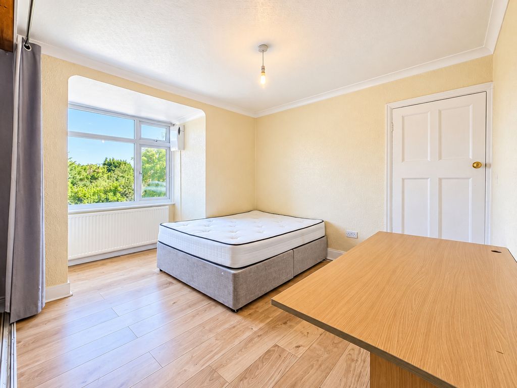 Property photo 2 of 9 2