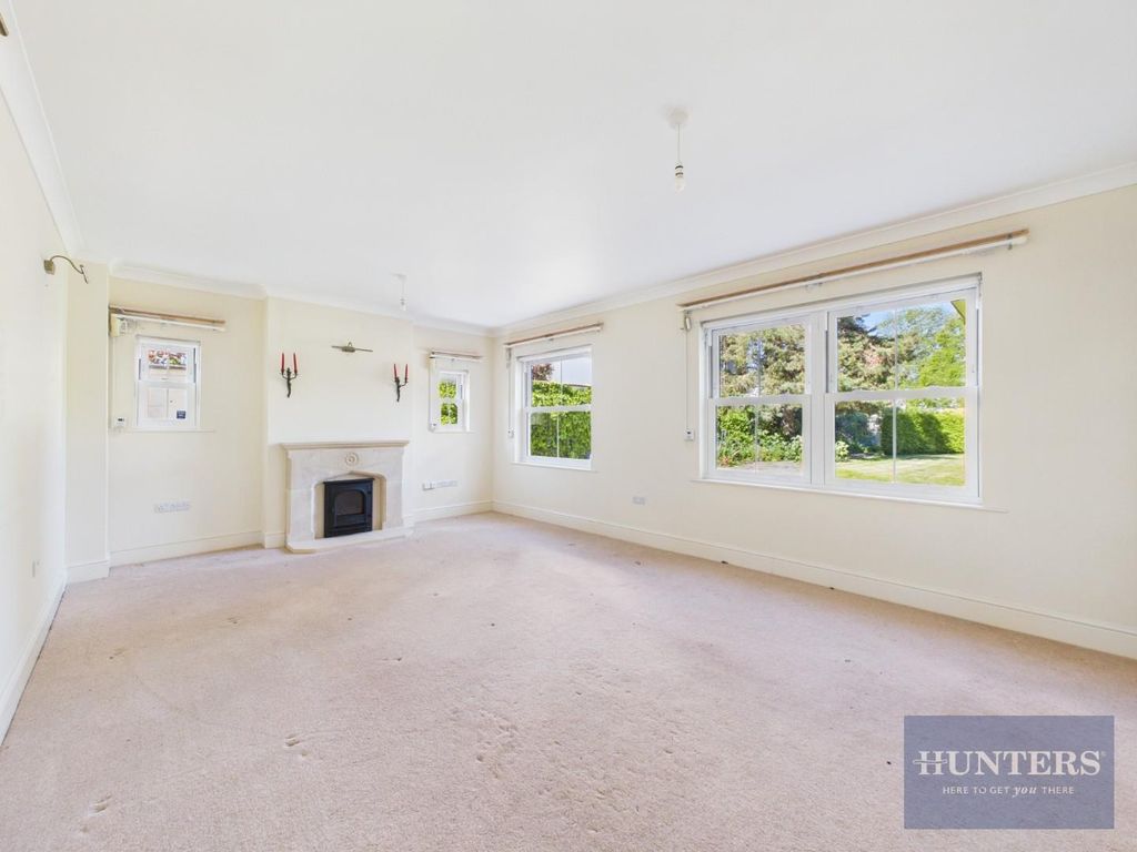 Property photo 2 of 32 Family Room