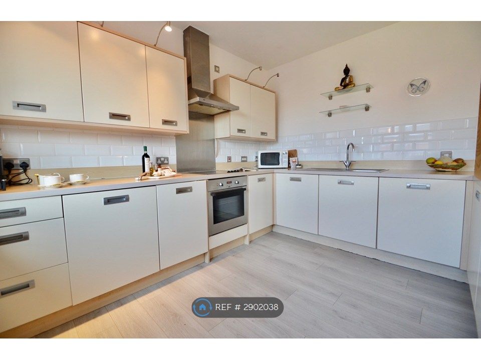 Property photo 2 of 17 Kitchen