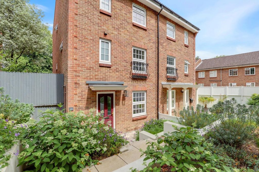 Property photo 1 of 16 05-78ce 60 Crystal Palace Park Road -Img_2324.Jpg