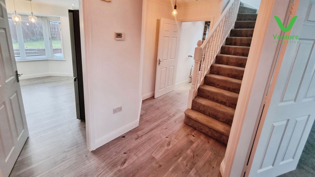 Property photo 2 of 17 Pbox-Img.Jpg