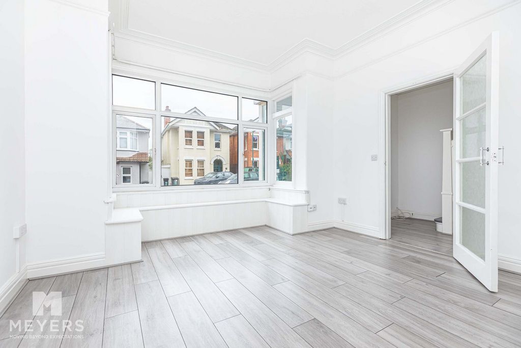 Property photo 2 of 29