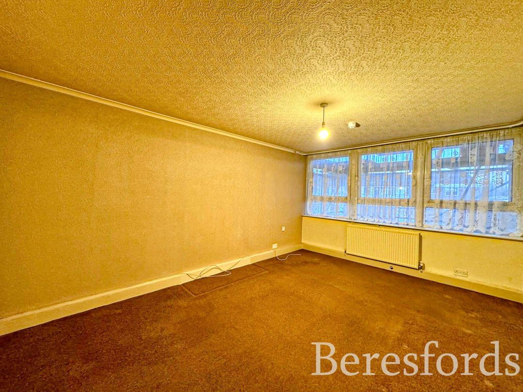 Property photo 3 of 8 Picture No. 01