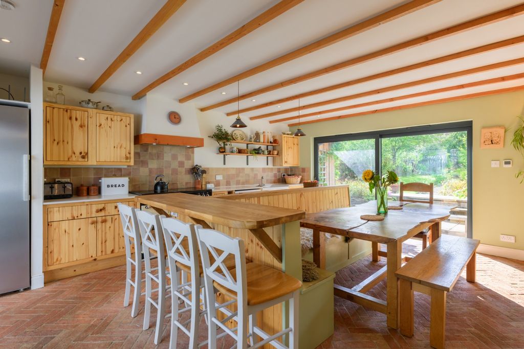 Property photo 2 of 28 Kitchen