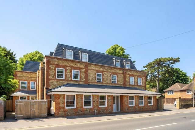 Property photo 1 of 17 External