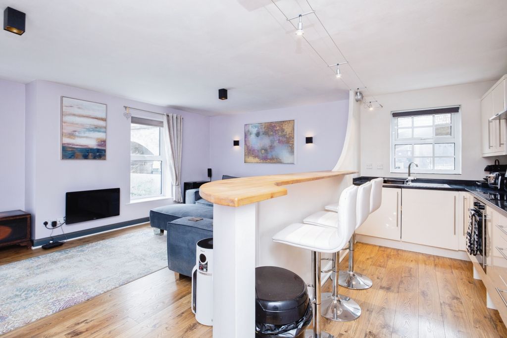 Property photo 1 of 15 Open Plan Living