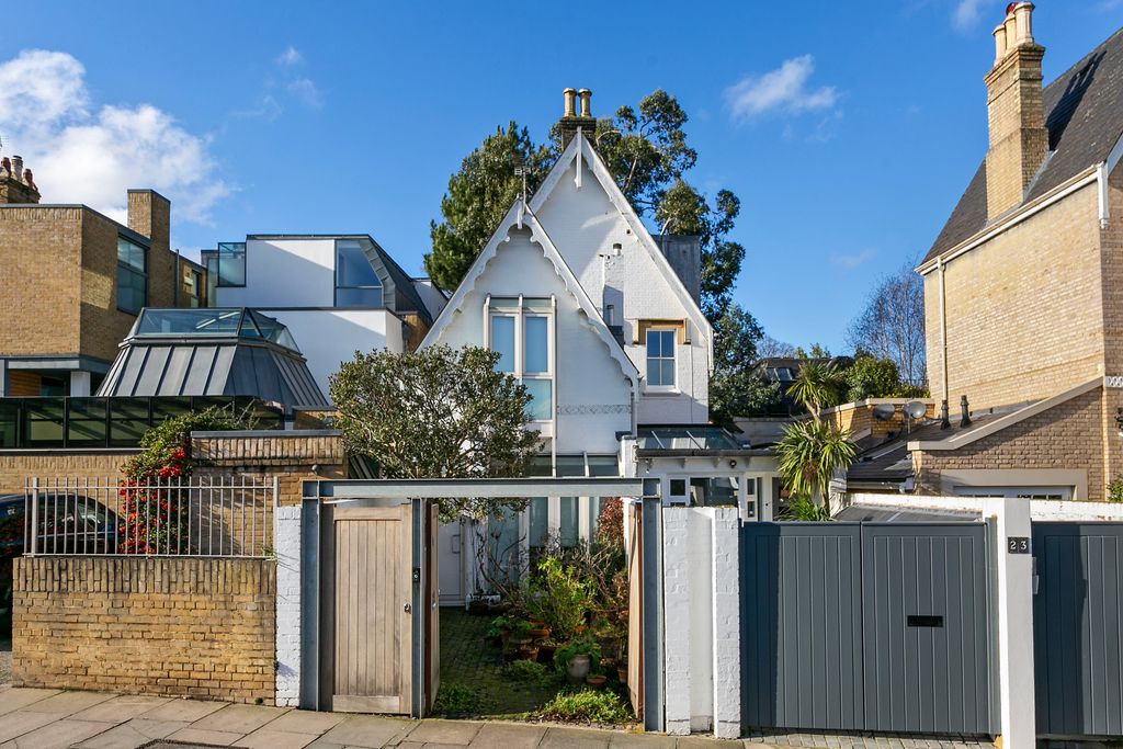 Property photo 1 of 12