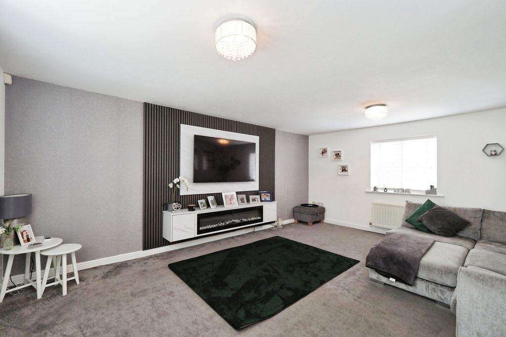 Property photo 2 of 18 Living Room