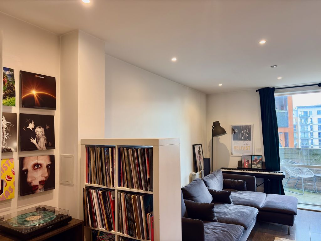 Property photo 3 of 15 Livingroom 2.Jpeg