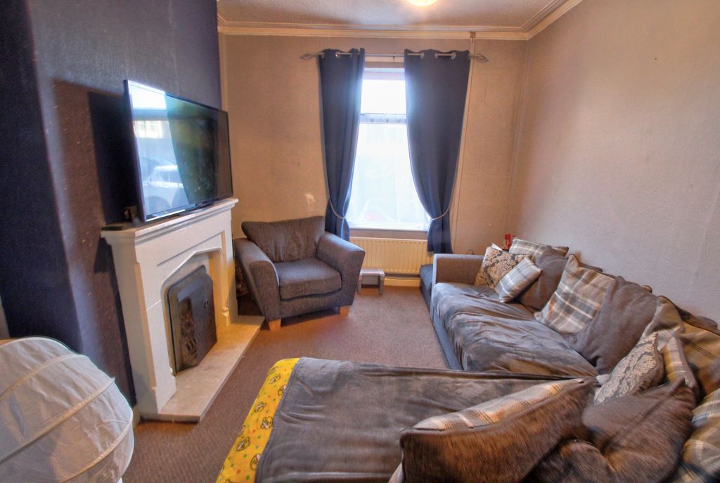 Property photo 2 of 14 Lounge