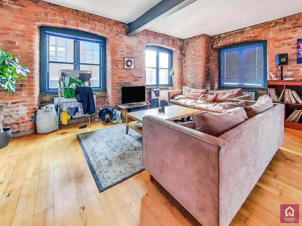 Property photo 1 of 20 Pbox-Img.Jpg