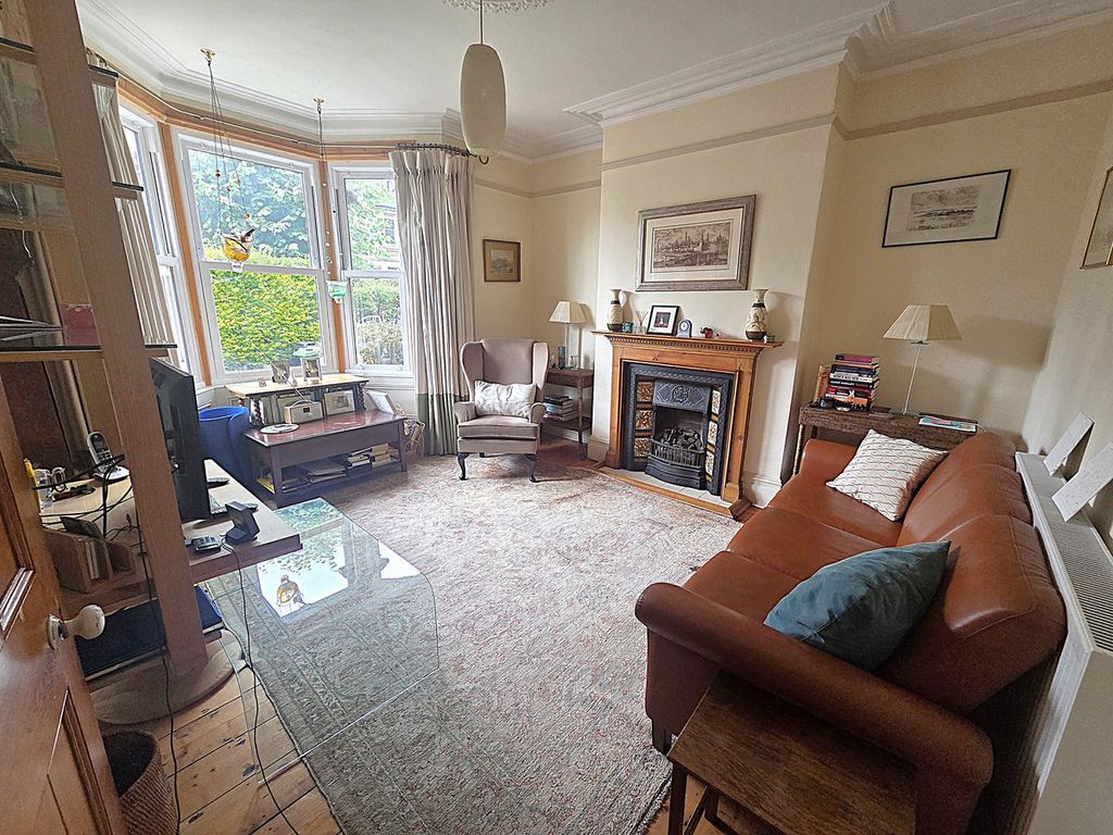 Property photo 3 of 12