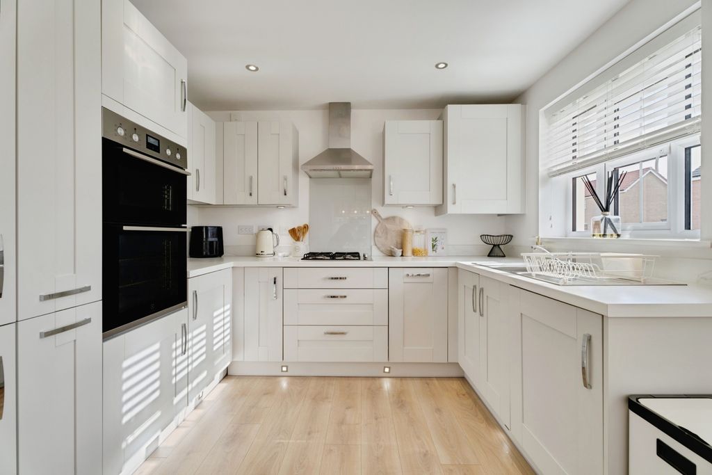 Property photo 3 of 23 Pbox-Img.Jpg