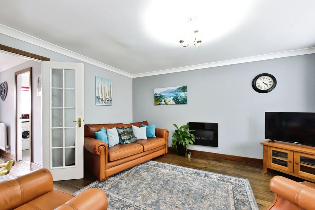 Property photo 3 of 20 Pbox-Img.Jpg
