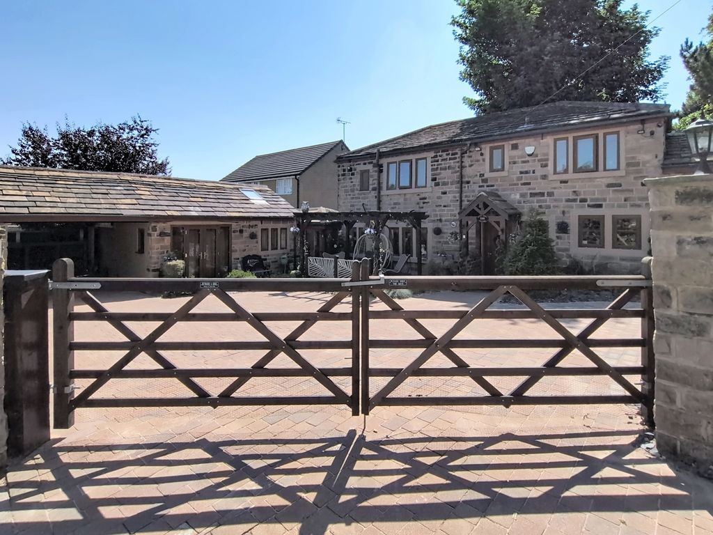 Property photo 1 of 33 386-Oxford-Road_00019