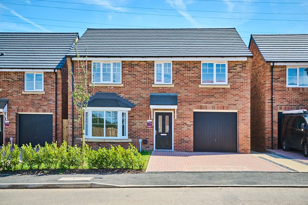 Property photo 2 of 13 The Sizeable Four Bedroom Kingham