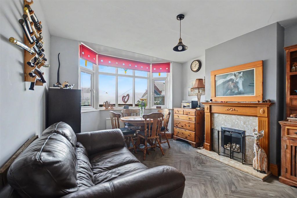 Property photo 3 of 23 Dining Room