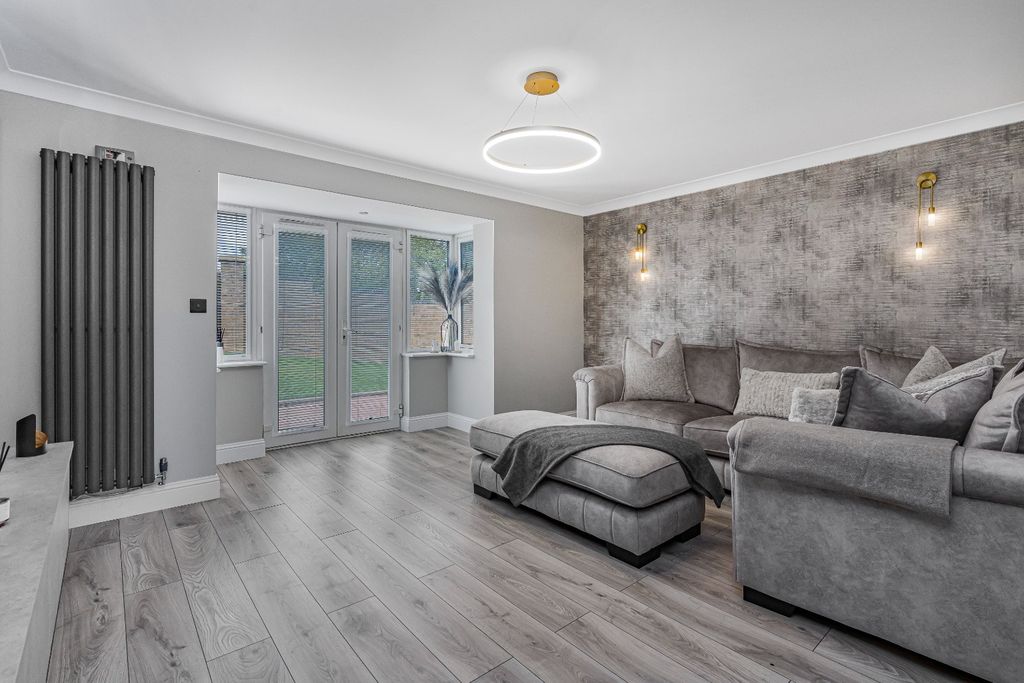 Property photo 2 of 39 5533827