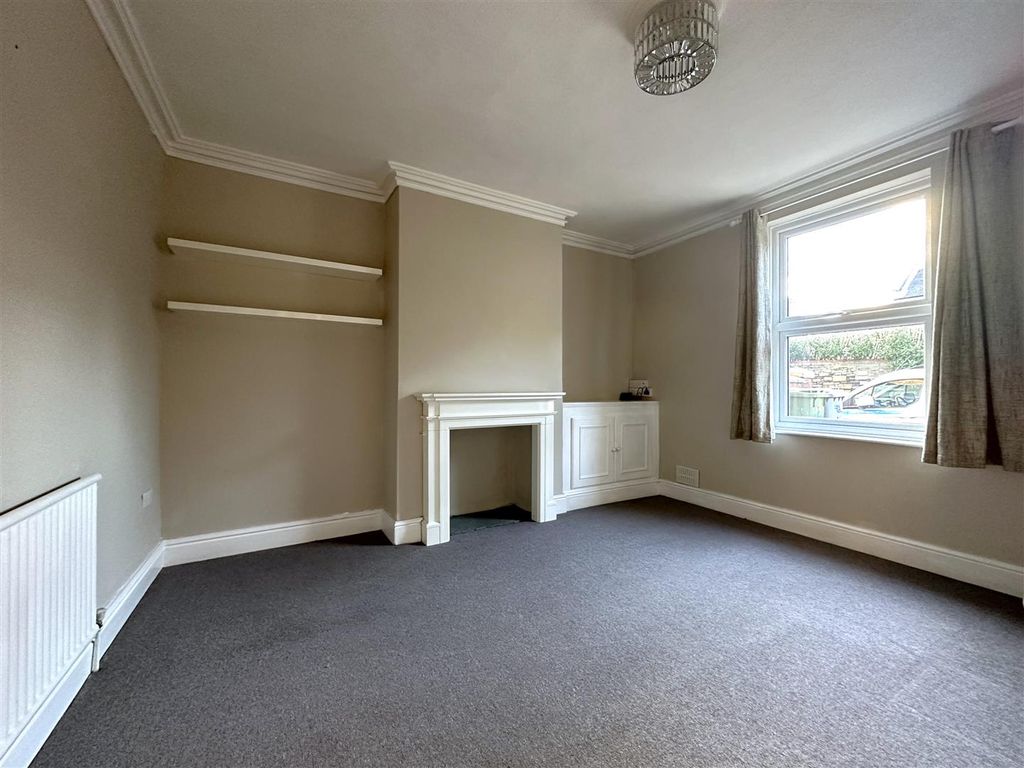 Property photo 2 of 17 Lounge 420