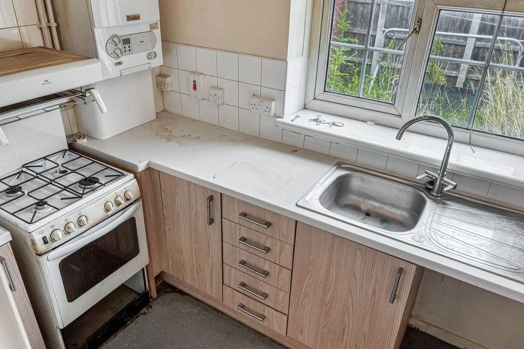 Property photo 3 of 20 Flat 34 Plaistow Close, Stanford-Le-Hope, Ss17 7At