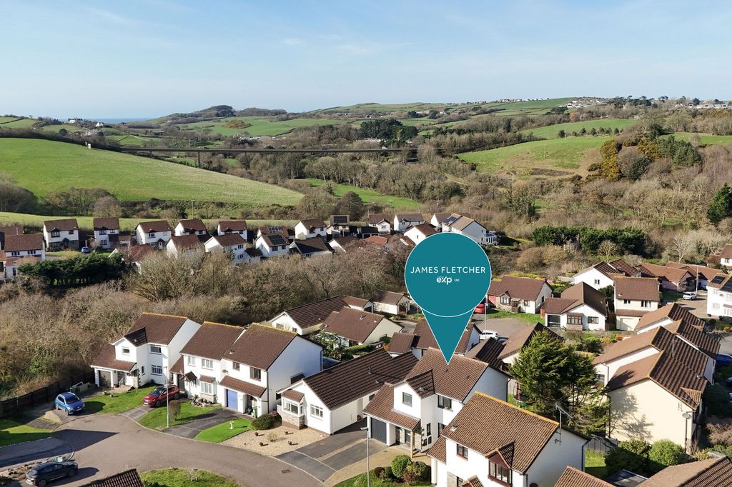 Property photo 2 of 25