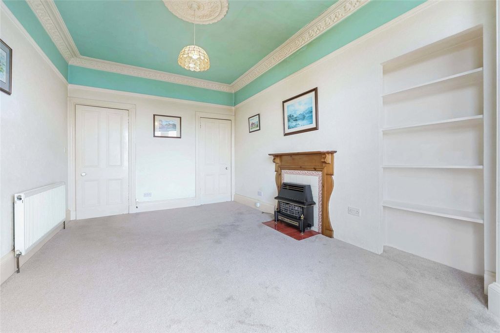Property photo 3 of 21 Picture No. 12