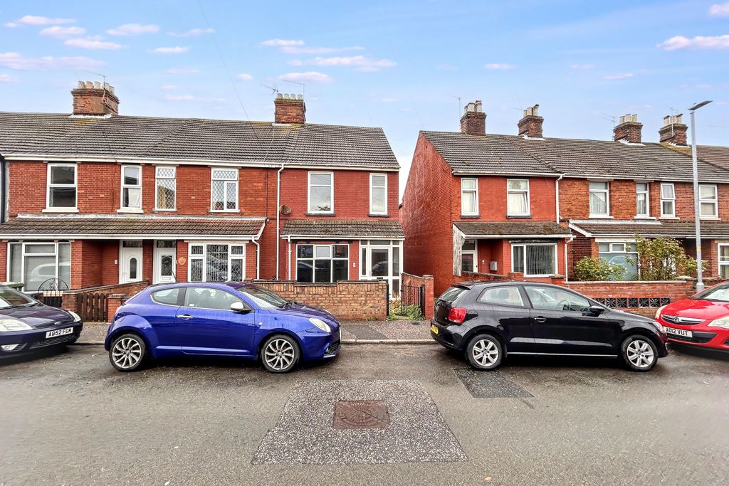 Property photo 1 of 12 5 Garrison Road, Great Yarmouth, Norfolk, Nr30 1Pz